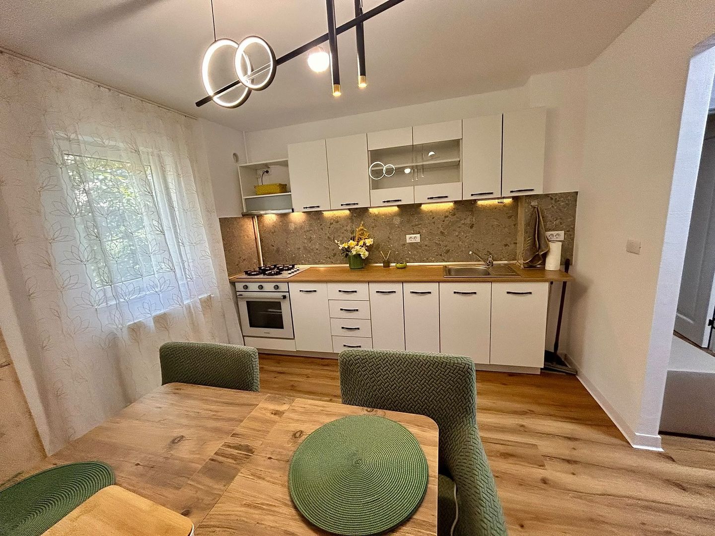 Girocului | 2 Camere | Etaj 1 | Renovat Complet | Mobilat si utilat - Poză 3