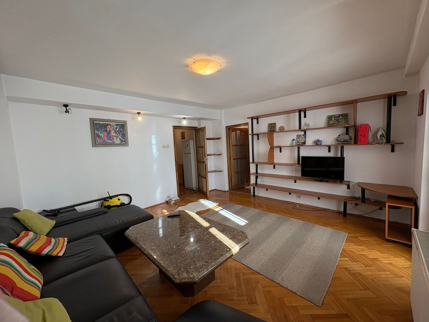 AP. 2 CAMERE PIATA SUDULUI, CENTRALA, LOC PARCARE, METROU 12 MINUTE - Poză 3