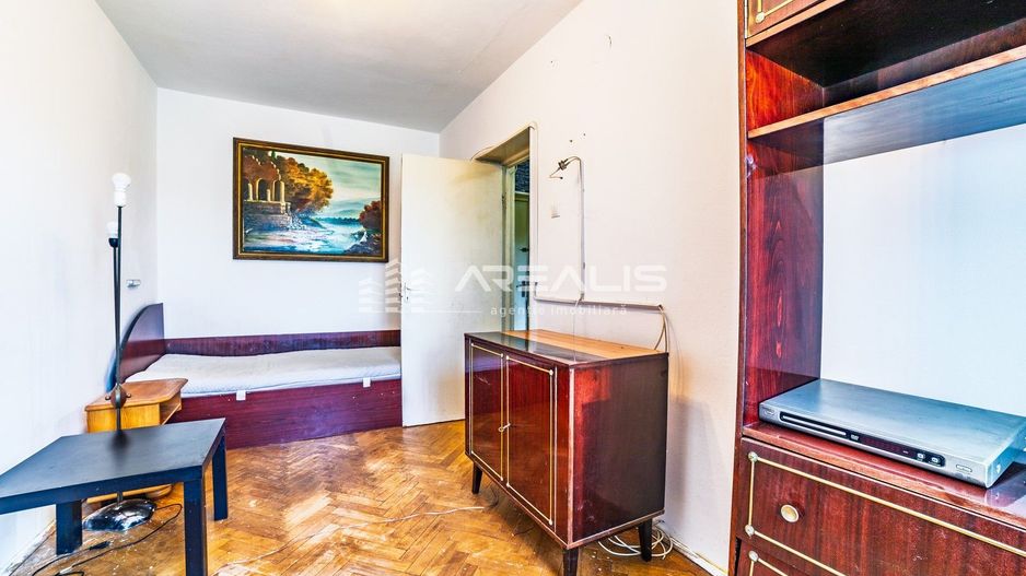 VÂNDUT!!! Apartament 3 camere în zonă centrală - Poză 7