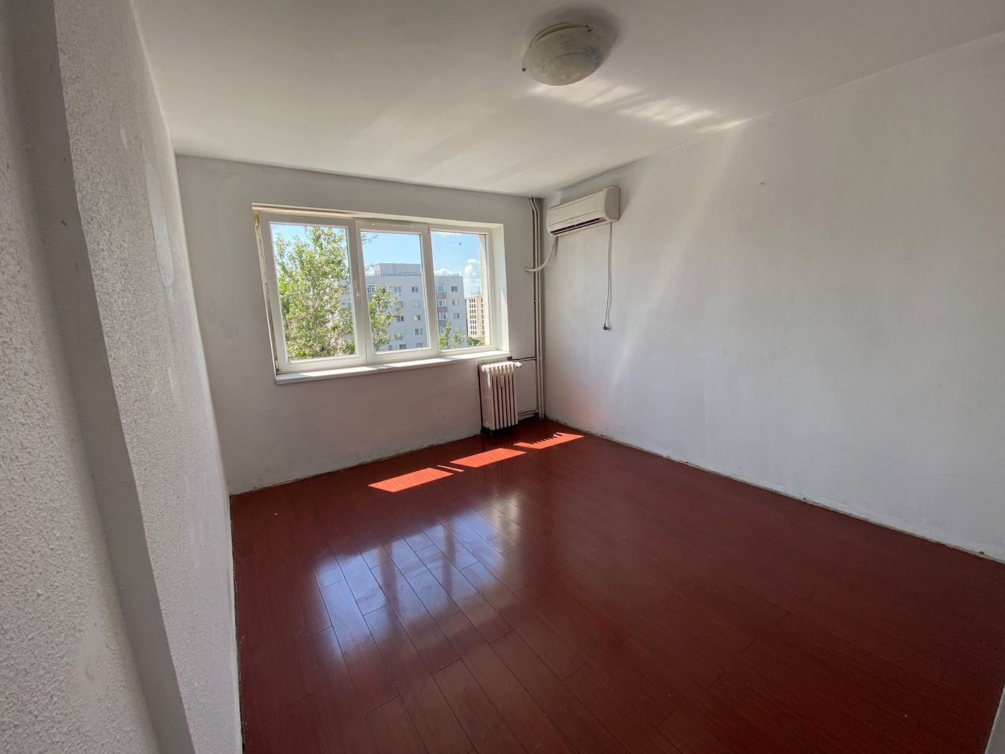Apartament 2 camere de vanzare Drumul Taberei - Poză 3