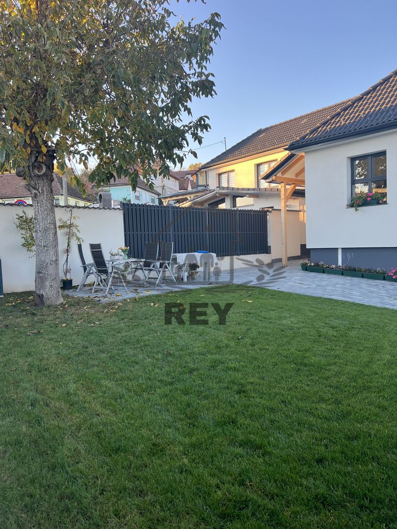 Duplex de vânzare Cisnădie / Zona Centru - Mall - Poză 3