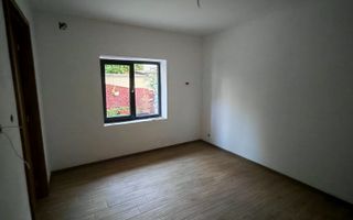 Corp de casa P+M 4 camere , ASTRA - Carpatilor -LIDL- ,curte comuna. - Poză 16