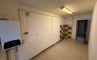 Apartament cu 3 camere decomandat 72 M² cu balcon și pivniță - Poză 5