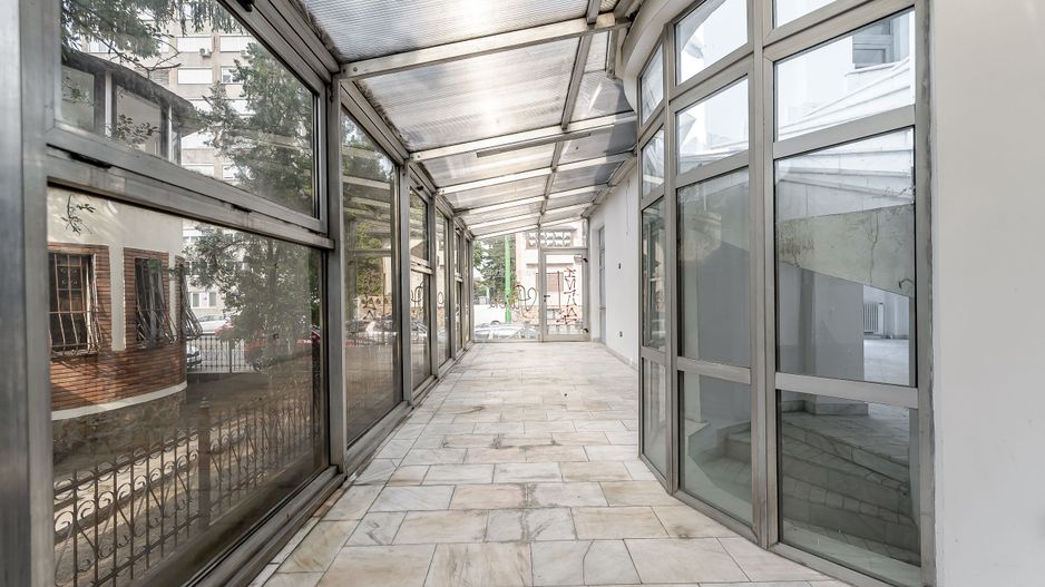 Imobil versatil, ideal pentru investiție, zonă cu trafic intens, Arad - Poză 5