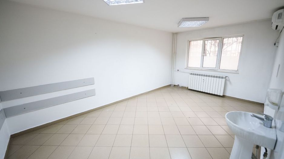 Spatiu parter, 56 mp, ideal cabinet medical, birouri sau servicii – Sarari - Poză 17