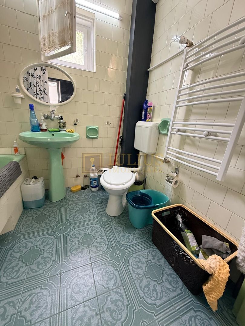 2 camere| curte comuna cu 3 apartamente| centrala proprie| zona aradului| - Poză 15