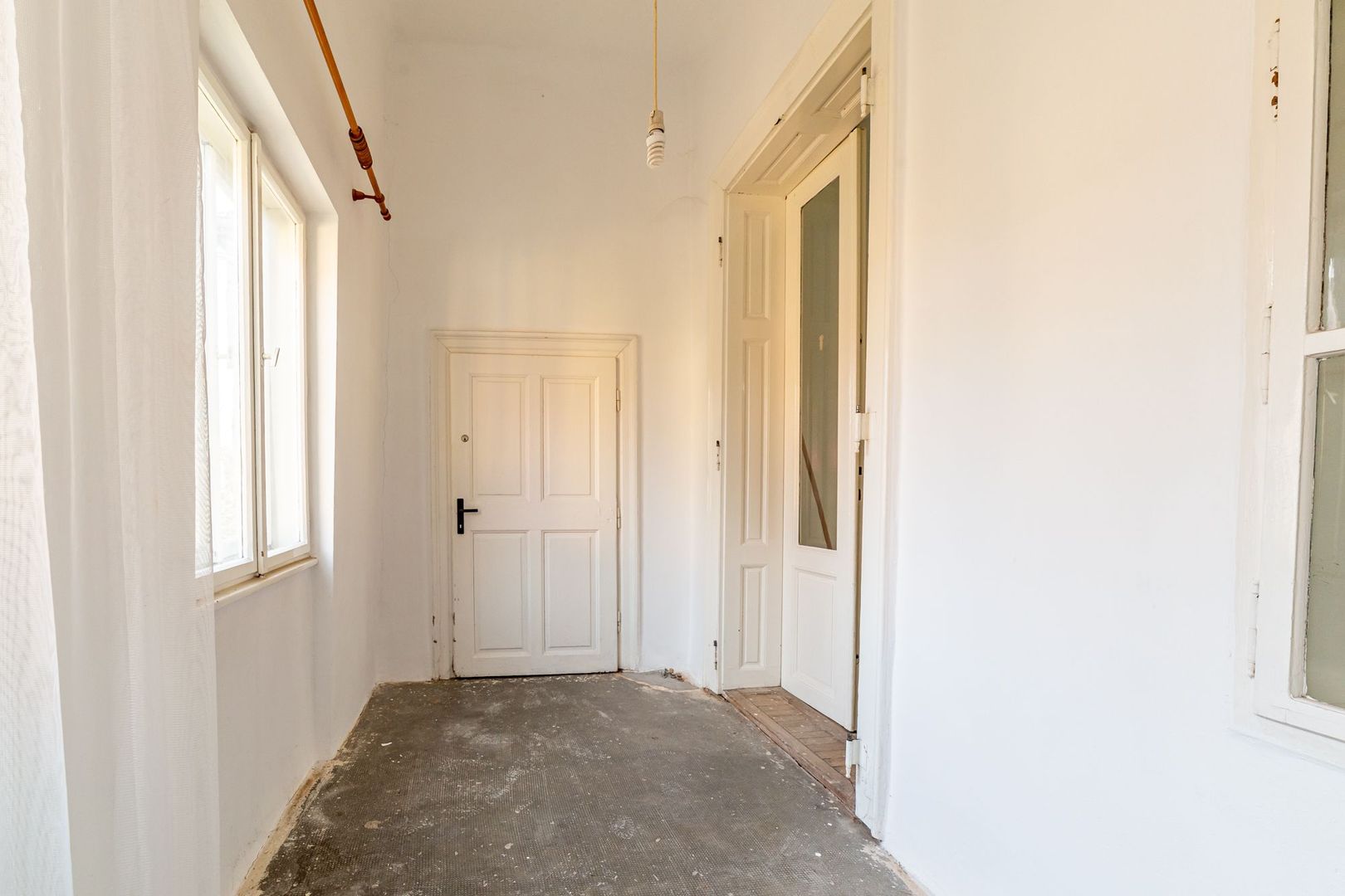 Apartament ultracentral cu potențial extraordinar - Poză 6