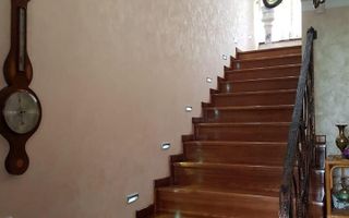 Casa , P+1+teren, 700 mp,zona Calea Nationala ,pret 320000 Euro Negociabil - Poză 1