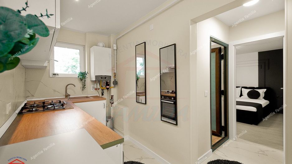 Inchiriere apartament 3 camere decomandat zona centrala - Poză 11