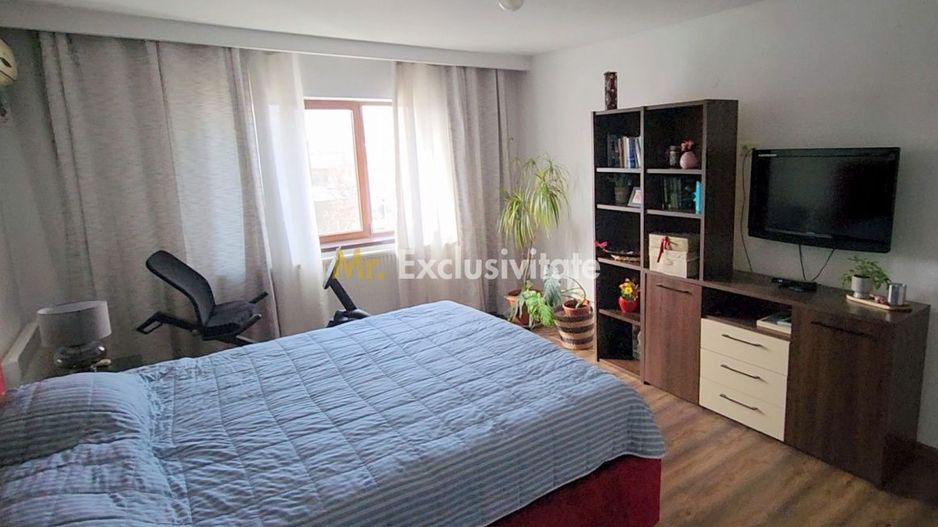 Vila 290mp + 4 spatii comerciale/chiriasi /depozitare, teren 1401 mp, acces DN1 - Poză 14