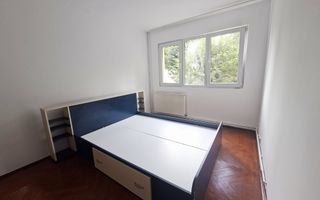 Apartament cu 3 camere, zona Piața Astra, etaj 1 - Poză 3