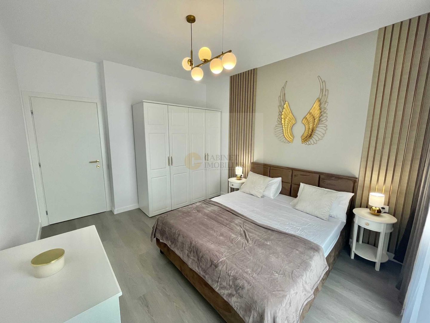 2 camere decomandat | Mobilat și utilat lux | Vedere panoramica - Poză 10