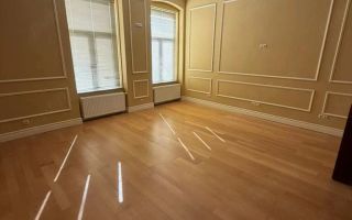 BRASAD vinde ap 3 cam etaj 1 CENTRAL renovat 119mp. - Poză 1