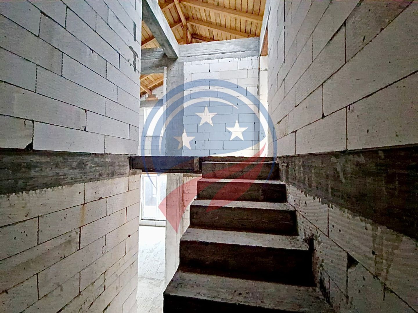 Vilă cu 5 camere de vânzare în zona Damila - Poză 7