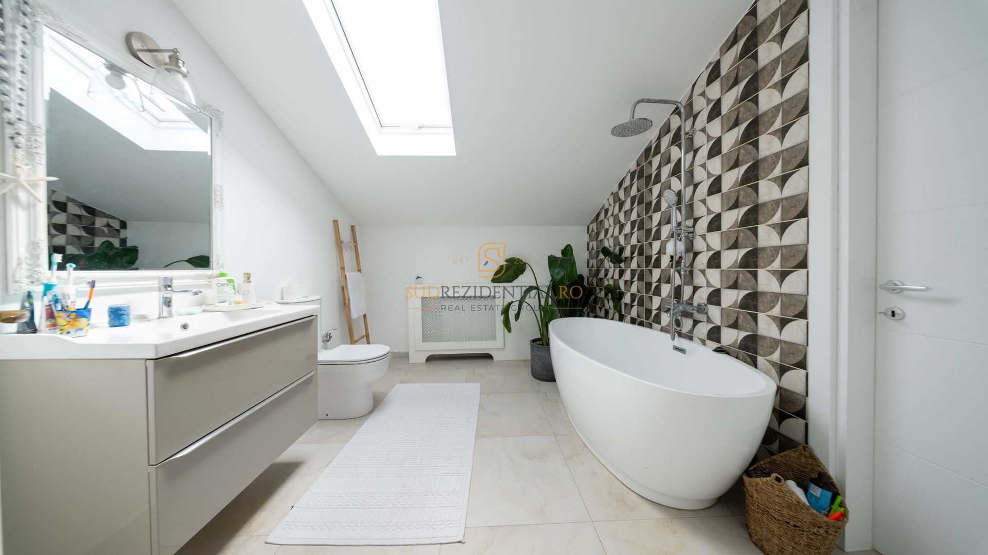 Casa Individuala de vanzare - Comuna Berceni - Complet mobilata - Poză 32