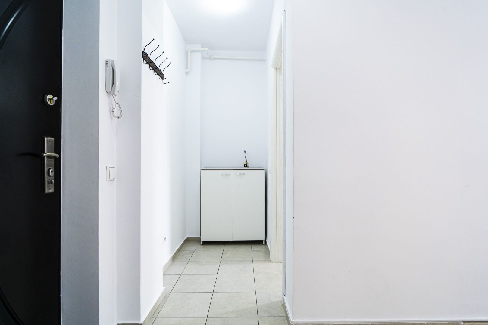 Garsoniera, 36 mp, mobilata-utialta, etaj 4, langa Penny Market- Rezervelor - Poză 8