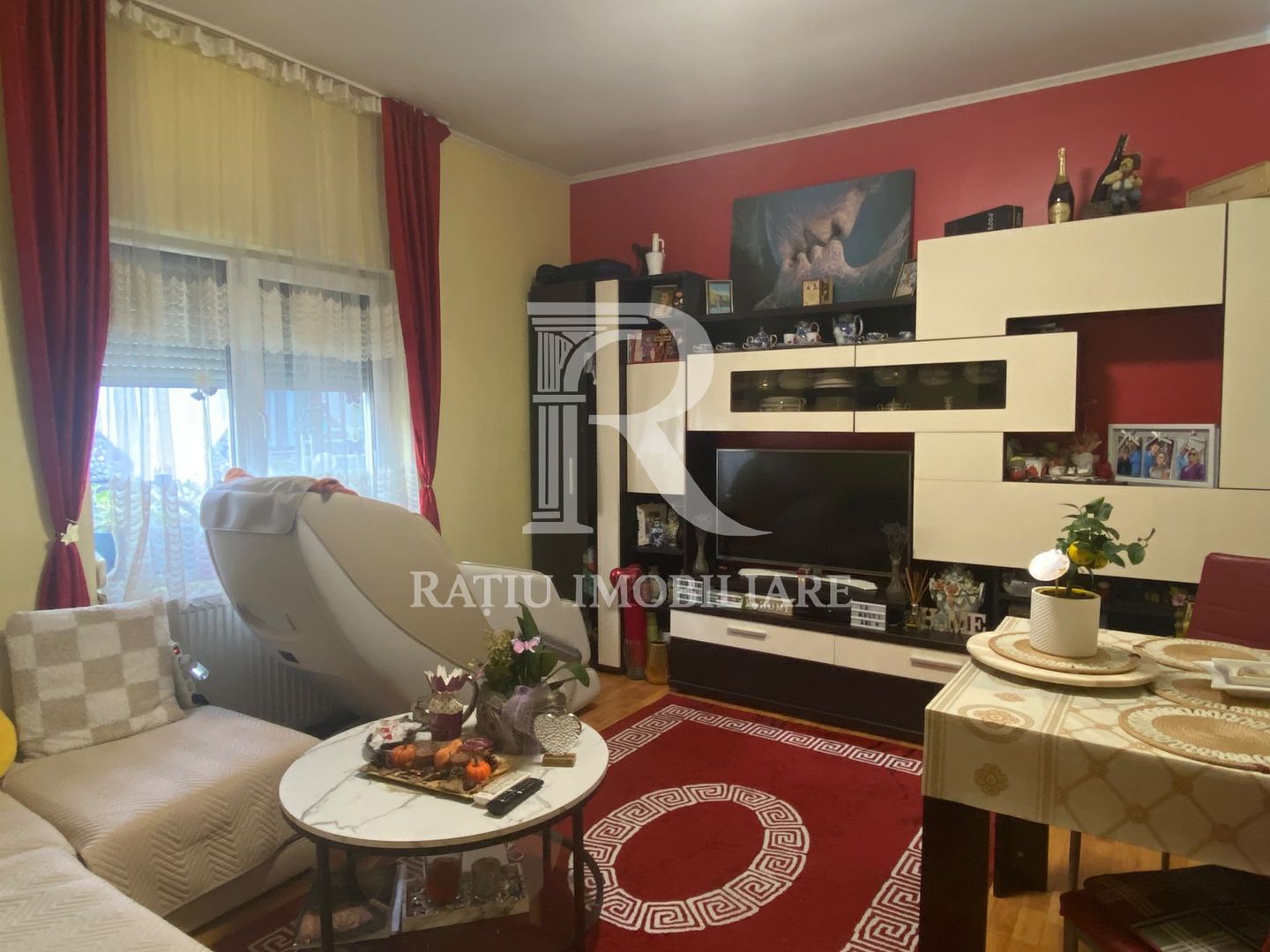 Casa de vânzare cu 3 camere | Tudor Vladimirescu |  Oradea - Poză 1