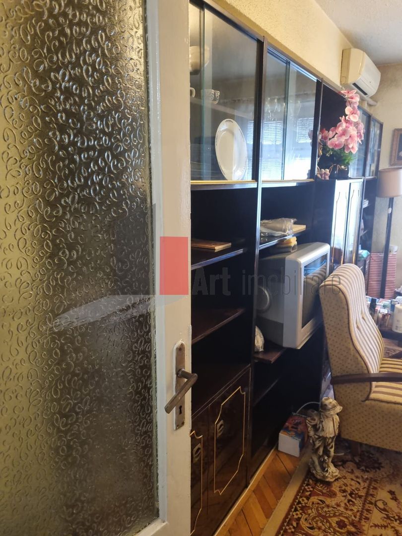 APARTAMENT 3 CAMERE -PIATA ROMANA - Poză 4