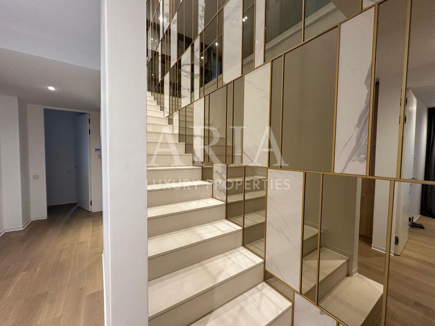 One Charles de Gaulle 4 camere | DUPLEX | 2 locuri de parcare in subteran - Poză 13