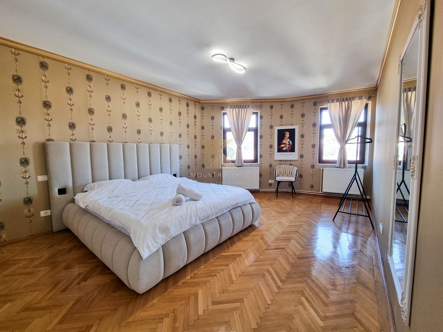 Apartament 3 camere – mobilat complet, vedere superbă,  Centrul Istori - Poză 1