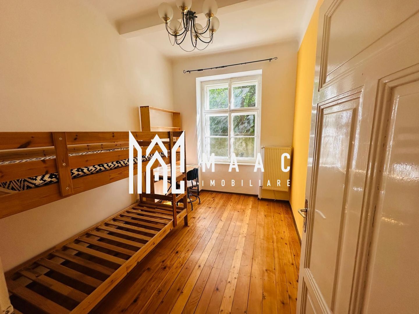Apartament la casă | Decomandat | 100 MPU | Central - Poză 3