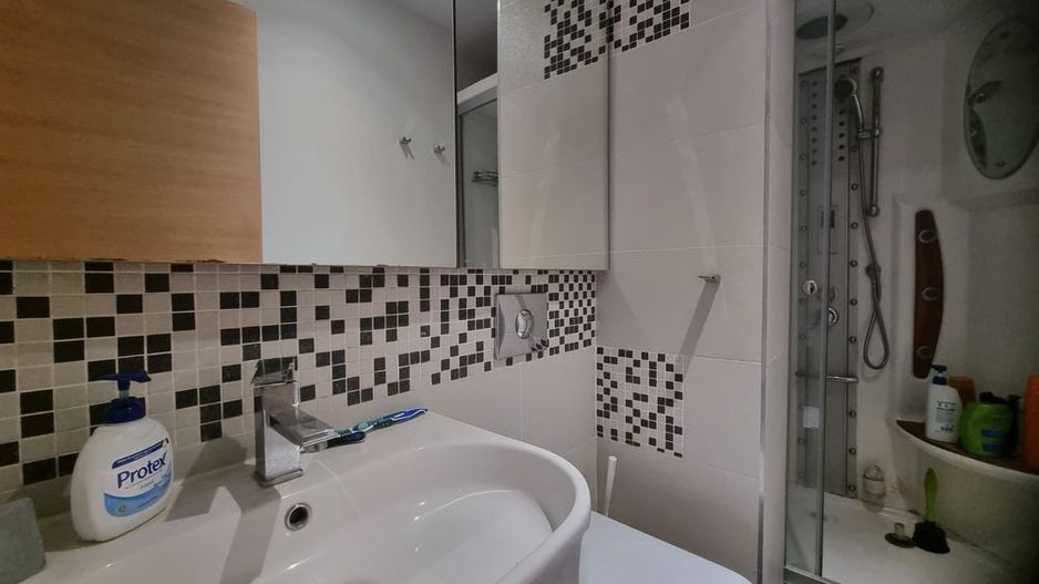 Vanzare Apartament 3 camere Mall Vitan Etaj 2 din 4 - Poză 3