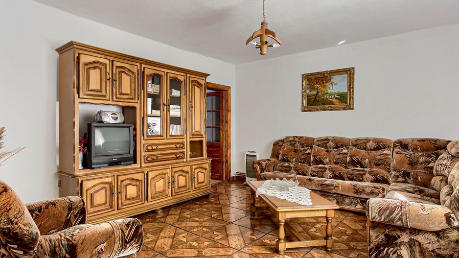 Casa cu 5 camere în Fântânele - Poză 5