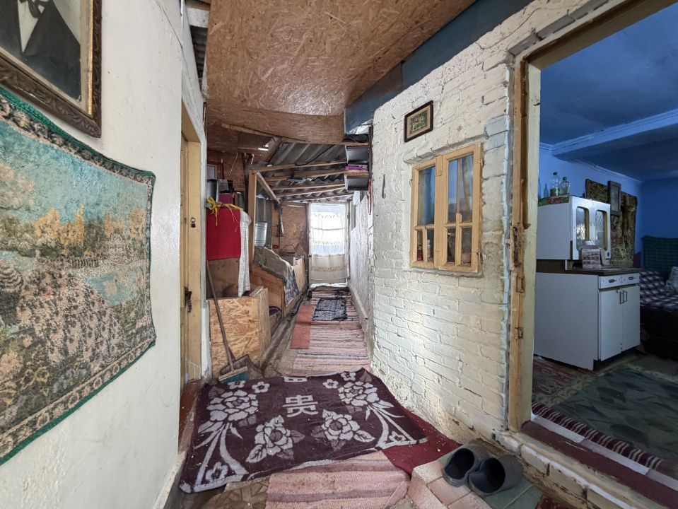 Casa Batraneasca la 8 km de Topoloveni - Poză 5