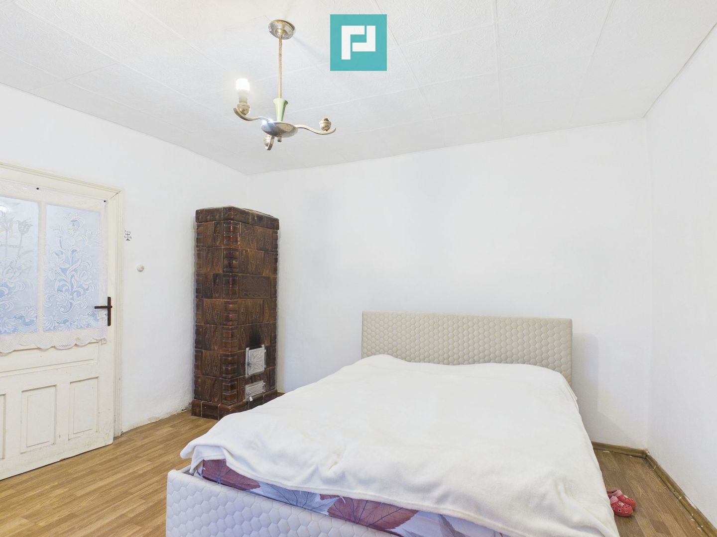Casă  2 corpuri și 4 camere teren 1440 mp în Macea - Poză 11