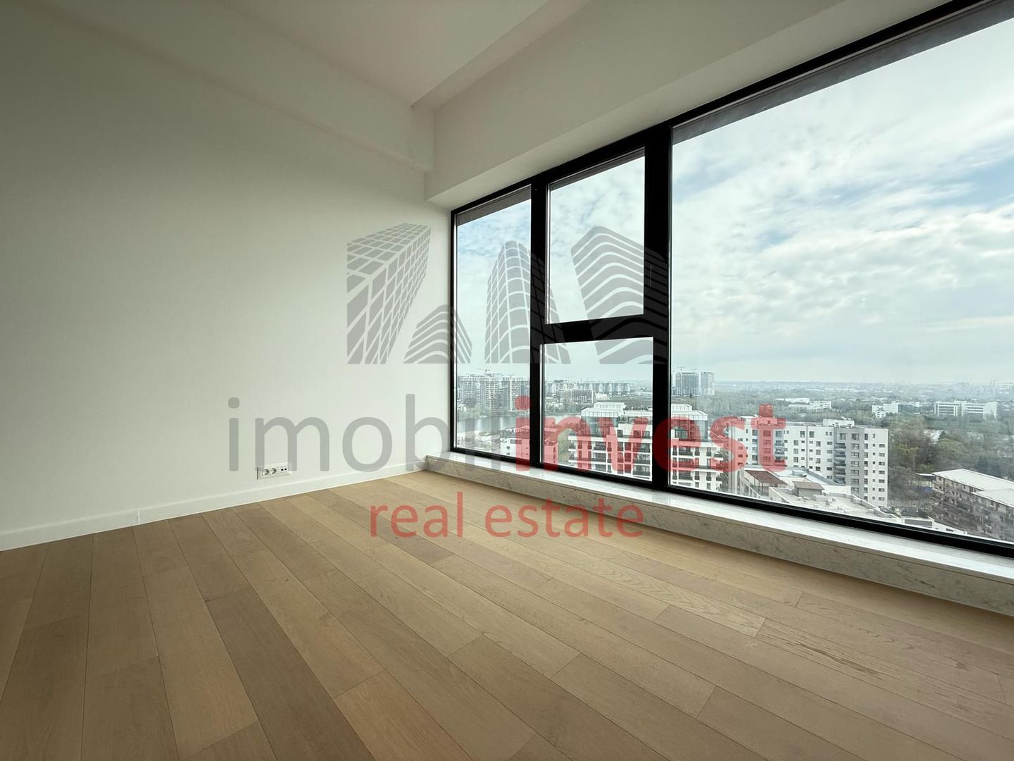 Apartament 3 camere nemobilat in One Verdi Park loc de parcare inclus - Poză 2