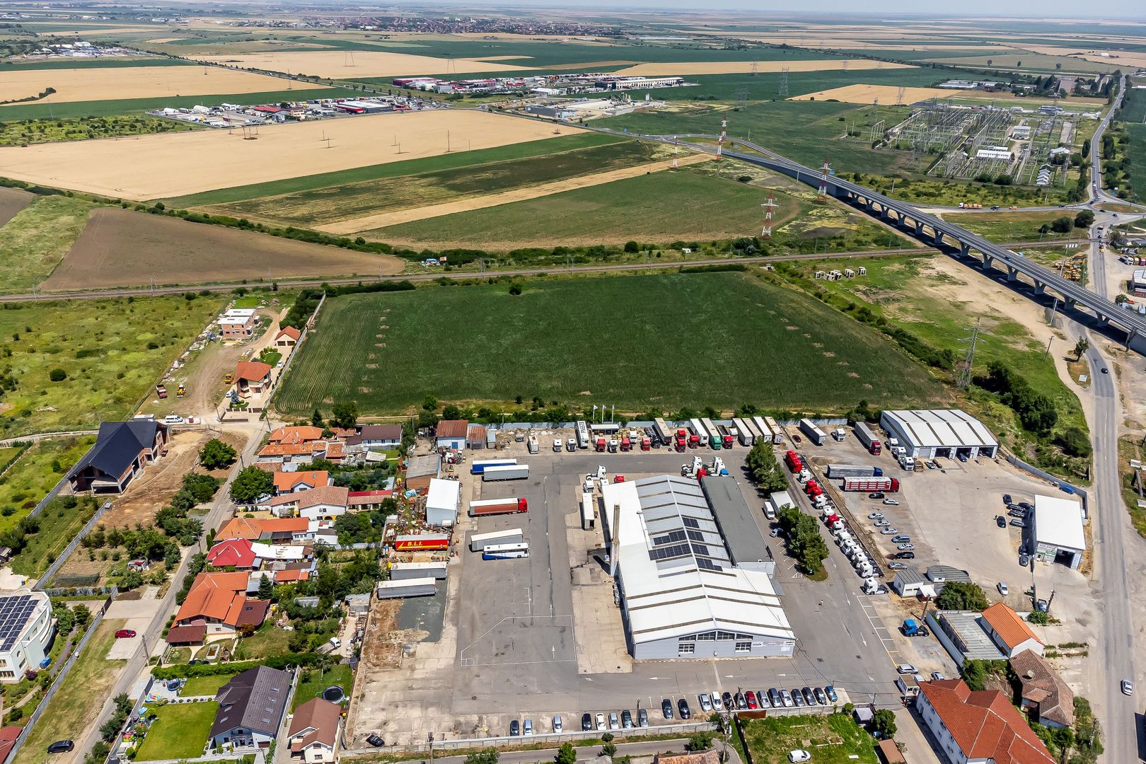 Birouri și platformă betonată cartier Micălaca - Poză 10