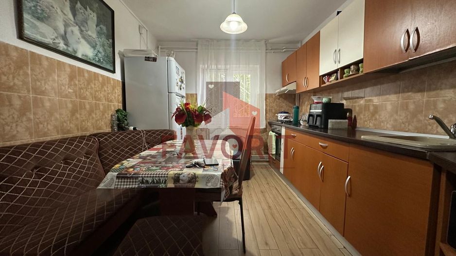 3 camere | centrala proprie | mobilat si utilat | zona excelenta | - Poză 5