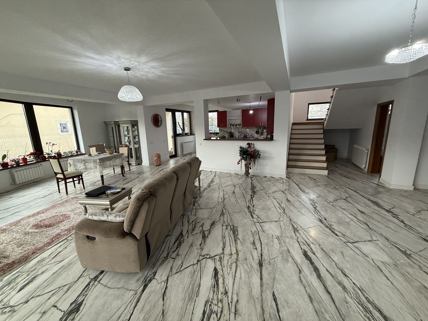 Vila Delux P+1 cu terasă și garaj + teren intravilan 783mp - Poză 9