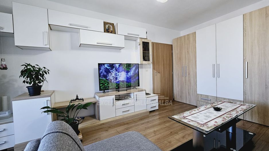 Apartament cu 2 camere decomandate, Cetate - Poză 1