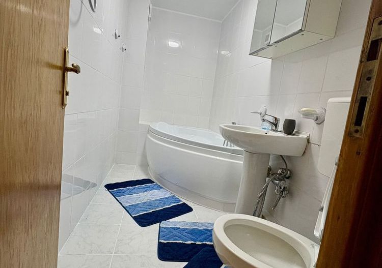 3 camere modern, proaspăt renovat, stradal Calea Vitan - Poză 8