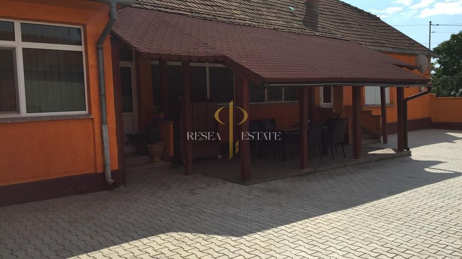 Casă individuală spațioasă, teren 3.628 mp – Pișchia - Poză 3