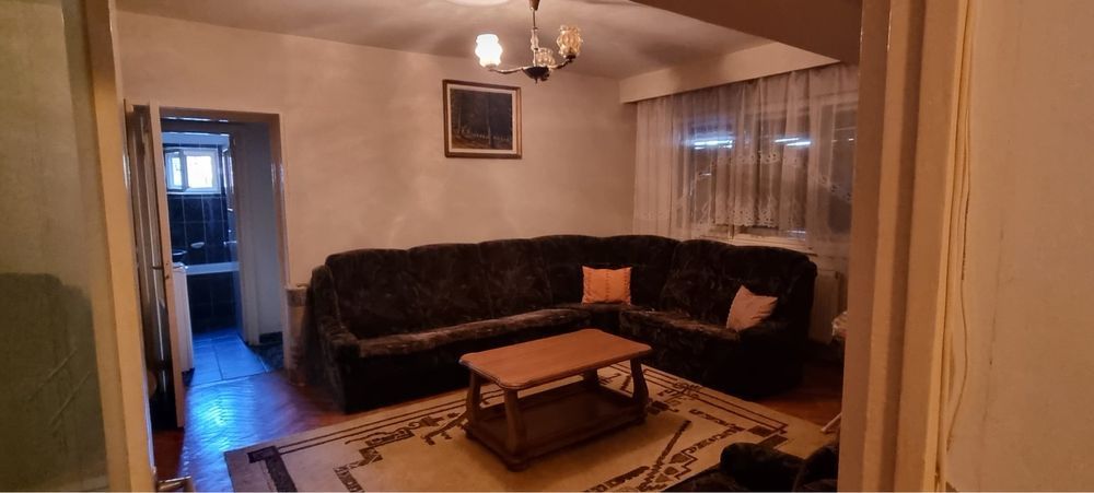Vand apartament 2 camere, semidecomandat, situat central - Poză 5
