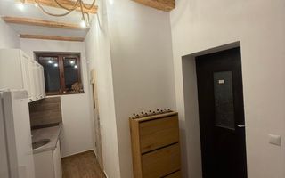Garsonieră cochetă de închiriat în Schei - Poză 4