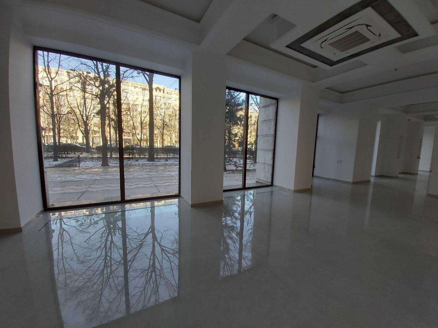Spatiu comercial langa Palatul Parlamentului- Proprietar - Poză 1