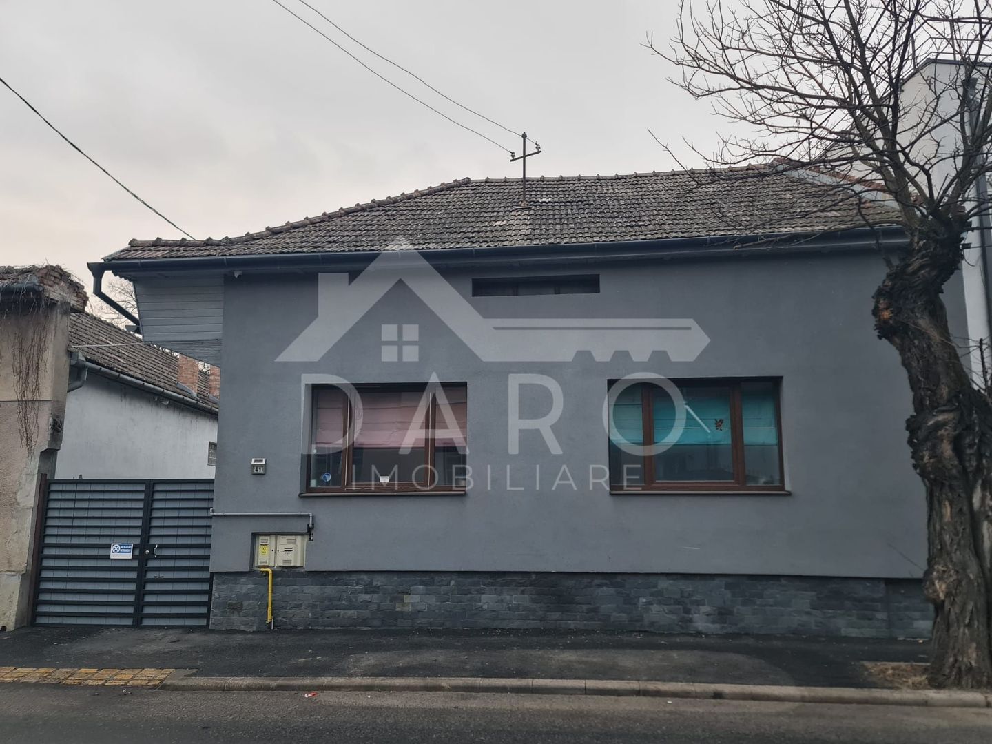 Casa in Târgu Mureș zona centrala singur in curte - Poză 3