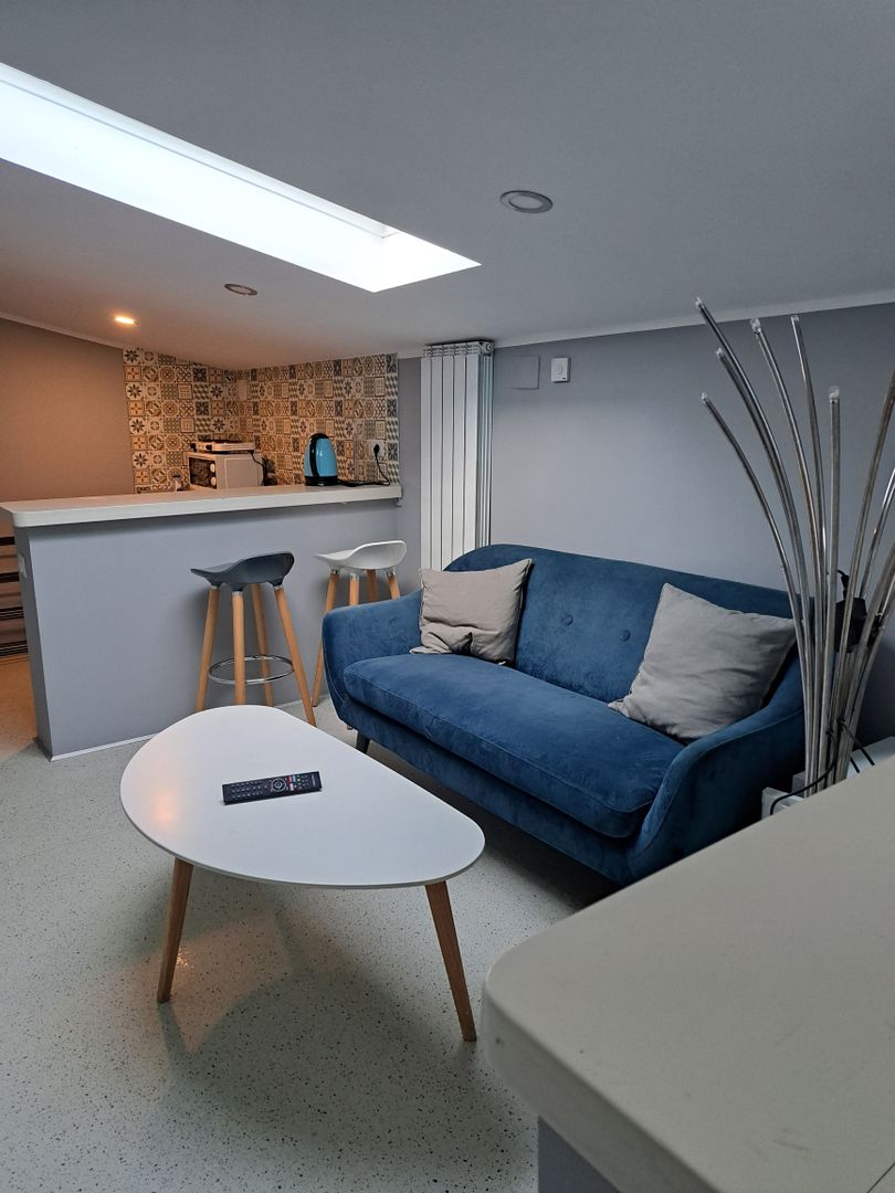 Studio cochet de închiriat în mansardă, inima orașului! - Poză 6