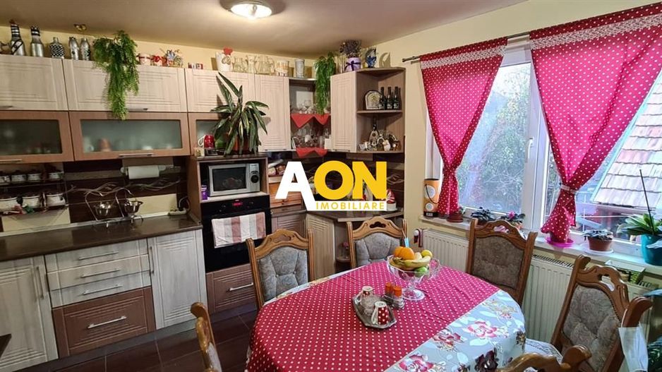 Casa de vanzare, Ultracentral, Pretabil Pensiune/Birouri/Cabinet - Poză 1