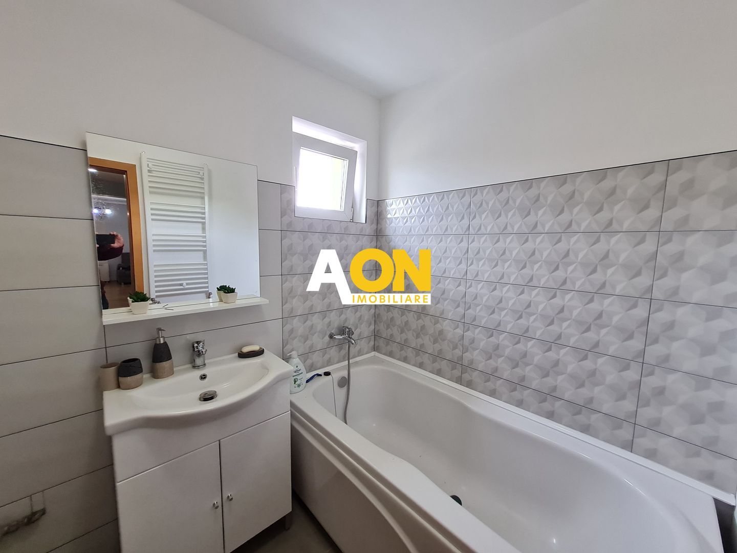 Apartament 3 Camere, Etaj 1, 63 mp, Decomandat, Cetate - Poză 10