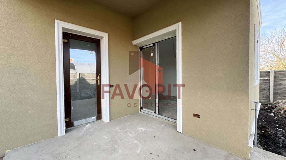 Casa Individuala in Mosnita. La asfalt. Cu Carport - Poză 13