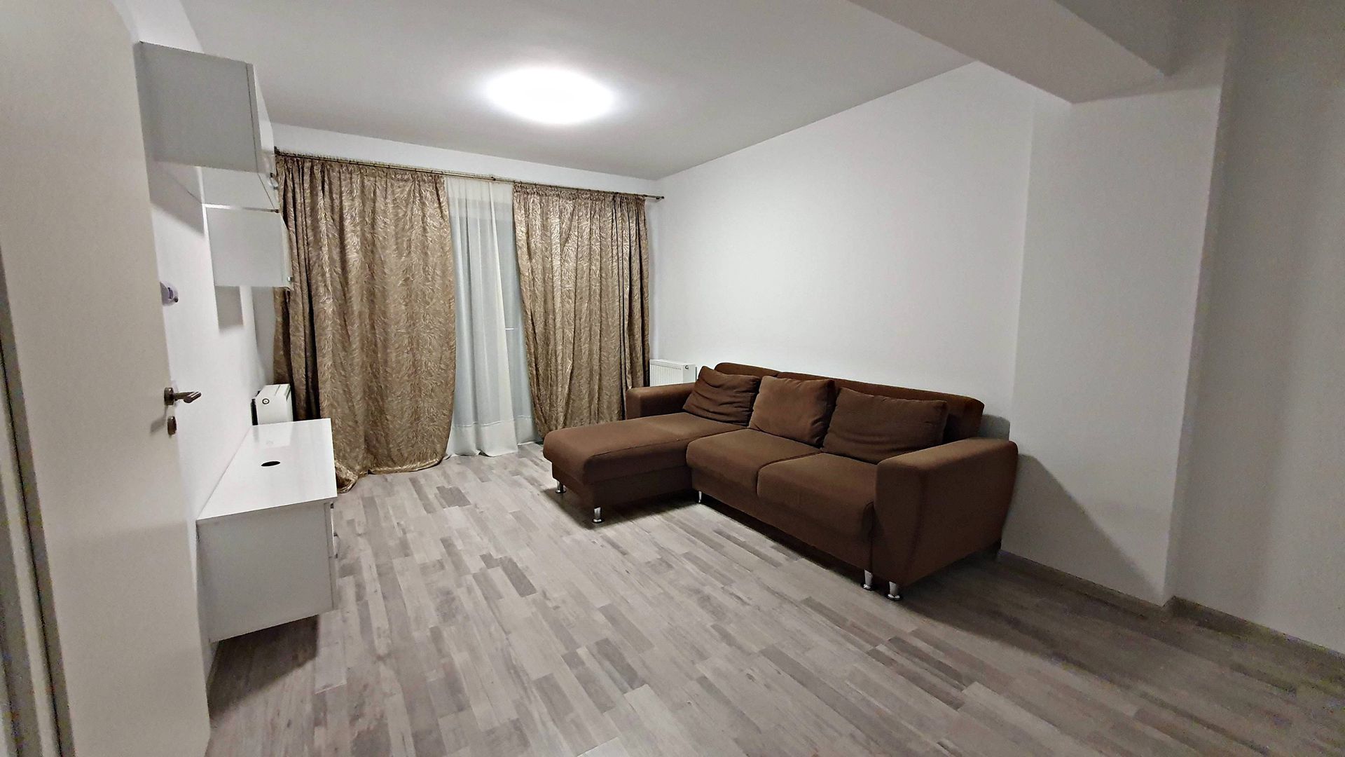 Coresi -Bloc Maurer M9, etajul 1, mobilat, parcare - Poză 10