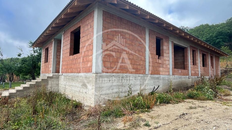 Casă cu 4 camere de vânzare în Hidișelul de Sus, Bihor - Poză 2