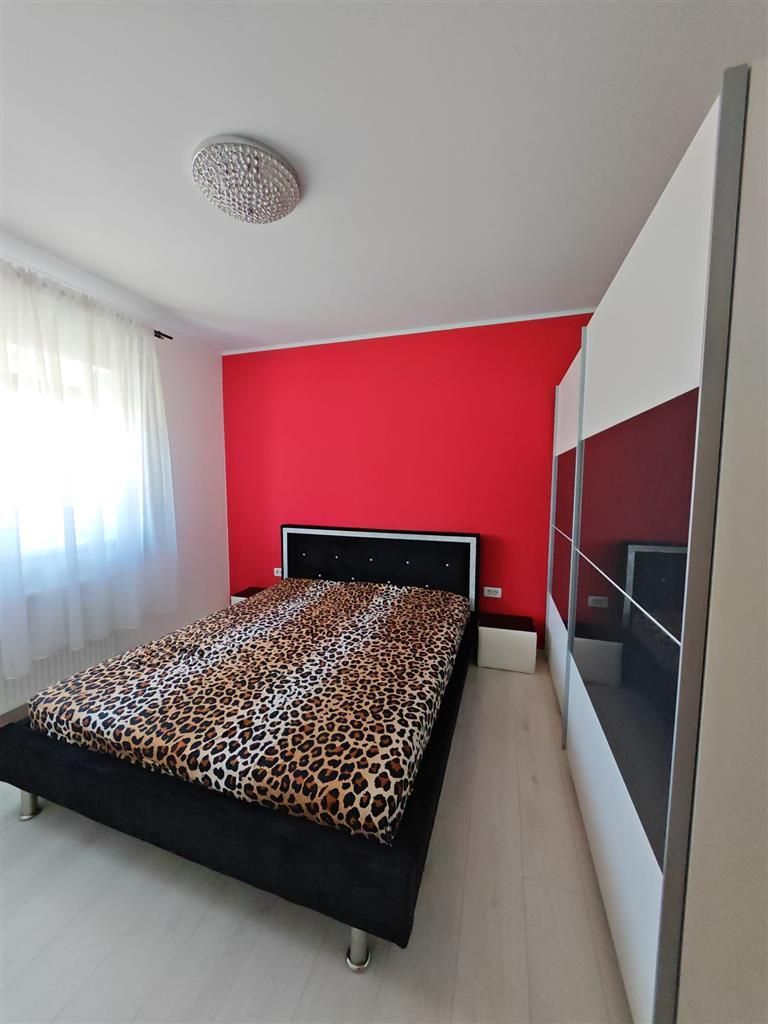 Giroc 2 camere decomandat (transformat din 3camere) et 1 loc parcare - Poză 11