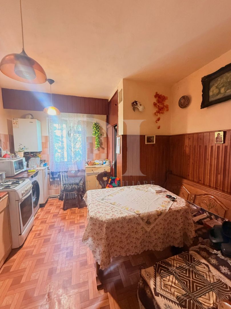Apartament complet decomandat / etaj intermediar / - Poză 3