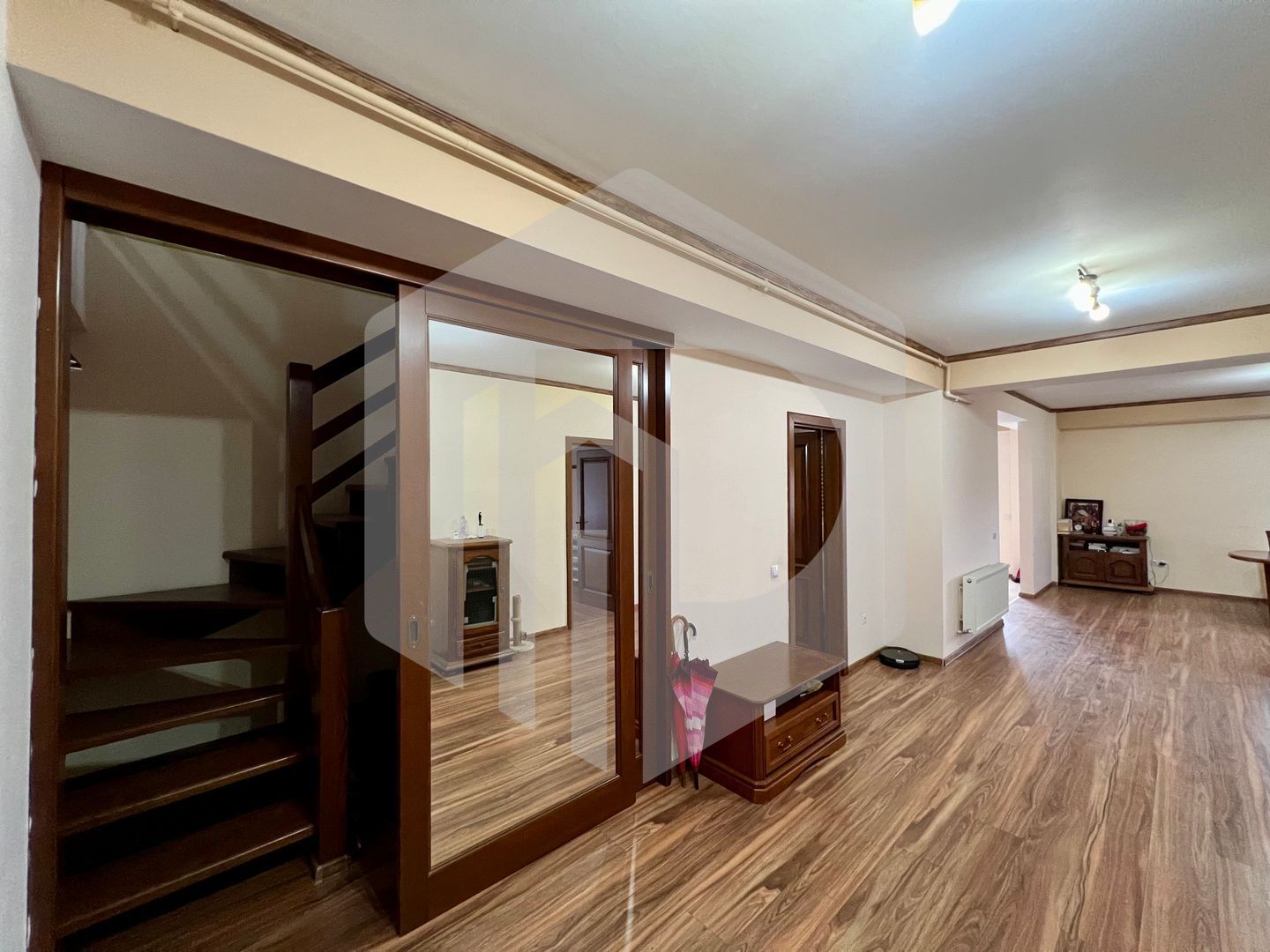 Apartament|4 camere | zona Calea Dumbravii | Lift | Parcare subterana - Poză 10