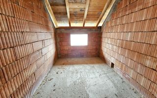 COMISION ZERO! Casa la rosu, P+1, 300 mp teren, cu utilitati, Lancram - Poză 20